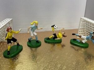 Soccer Girls Cake Kit 6 pcs