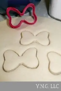 Minnie Mouse Bow Cookie Cutter 2 inches