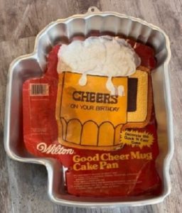 Wilton Cheers Mug cake pan Vintage 1984