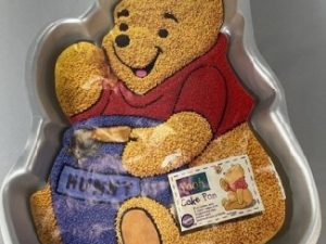 Pooh Bear with Hunny Pot Wilton Cake Pan